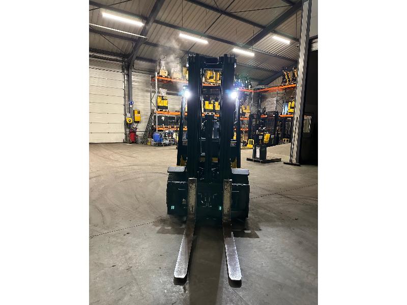 YALE GLP30VX (2037)